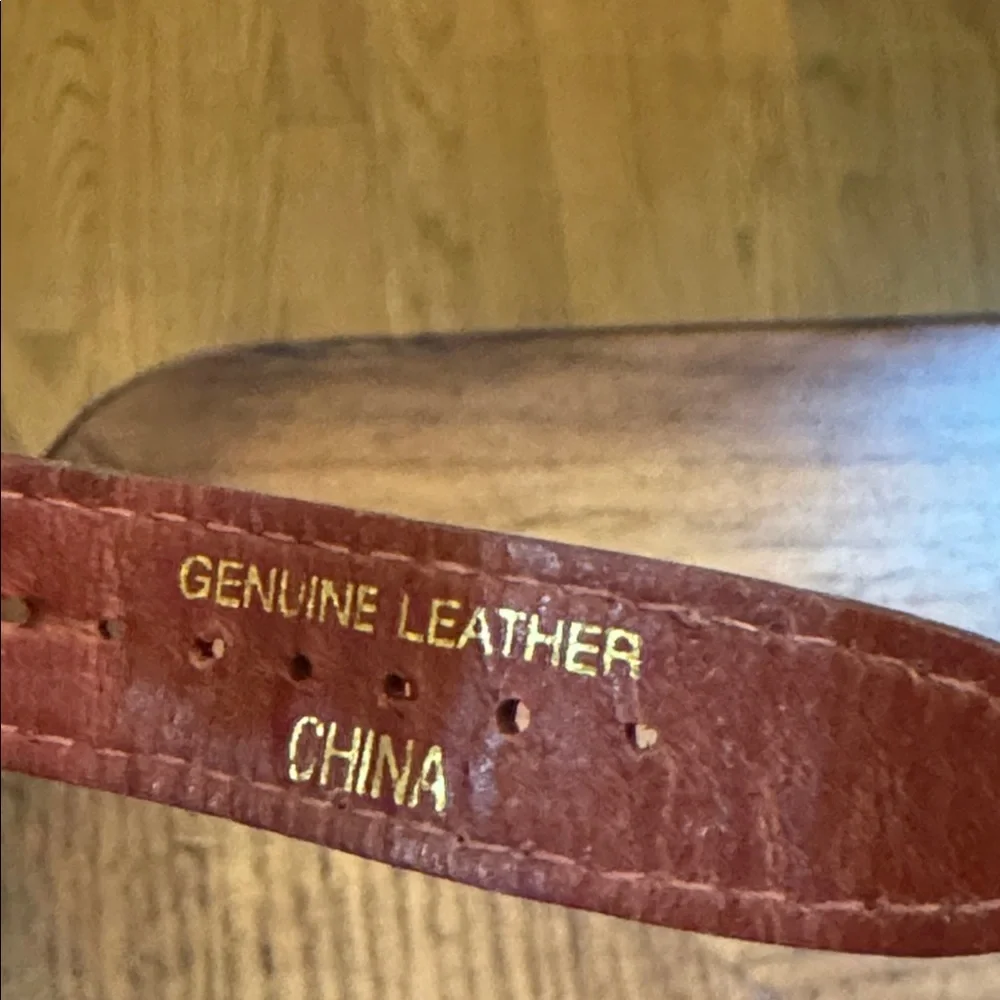 Vintage Winnie the Pooh Watch – Gold Tone, Braided Leather Band